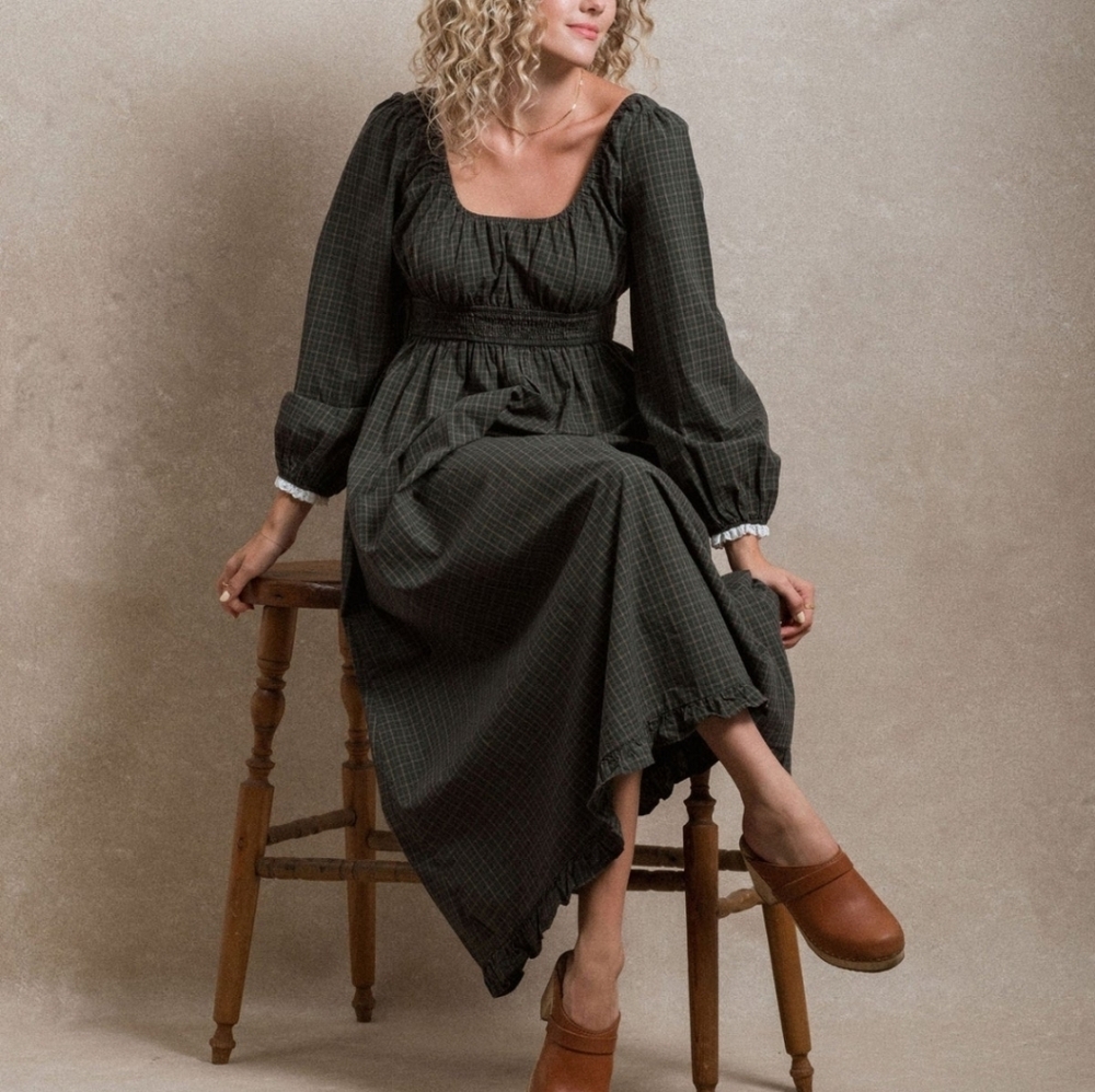 Lovely Neuflora Dresses - Picture 2 of 2
